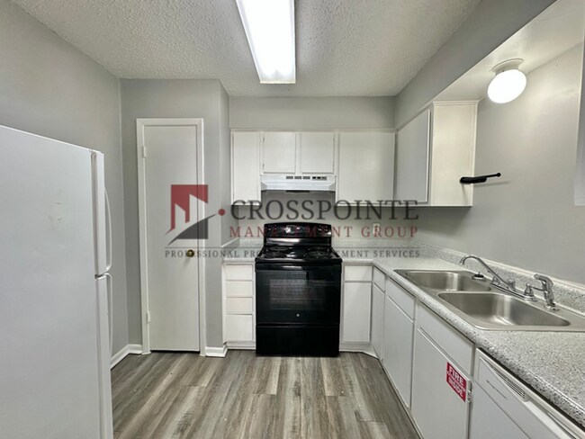 Building Photo - Coming Soon! 2 bed 2 bath Apartment in South Tyler!