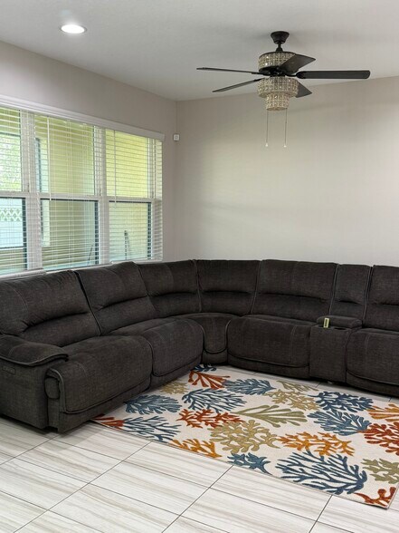 Building Photo - 30086 Southwell Ln