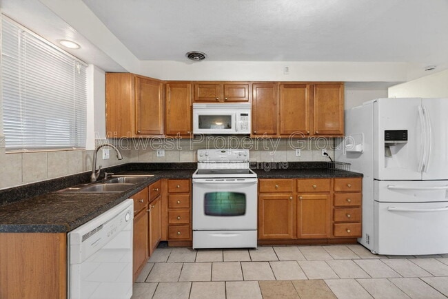 Building Photo - 2047 Goodale Ave