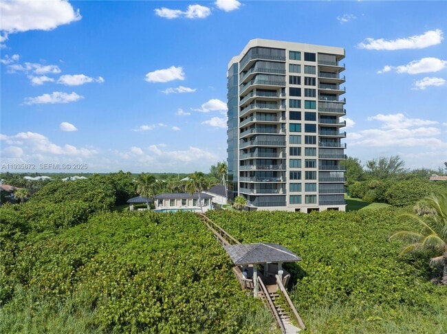 Building Photo - 4000 N Hwy A1A