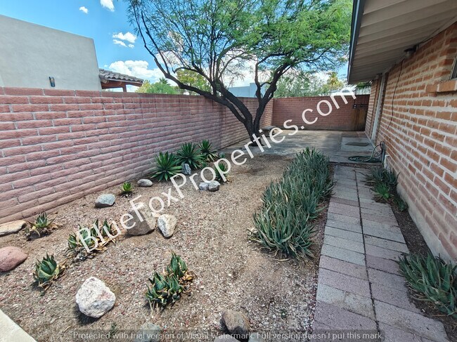 Building Photo - 1905 E Lind Rd