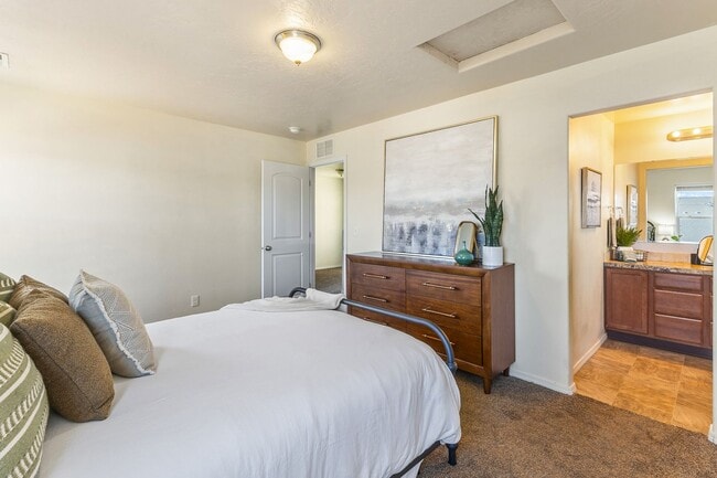 Building Photo - Cute Caldwell Home