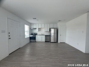 Building Photo - 13850 Llama Pl