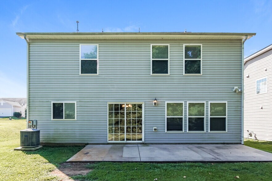 Building Photo - 40 Norwich Dr