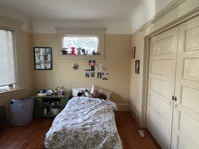 Building Photo - 2126 Blake St