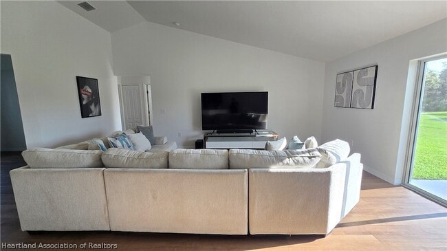 Building Photo - 4720 San Lorenzo Dr