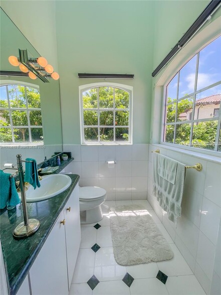 Building Photo - 194 Caoba Ct