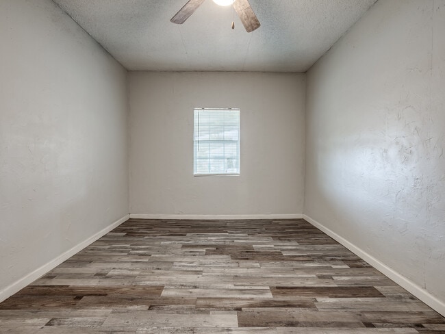 Building Photo - 1314 SE 40th St