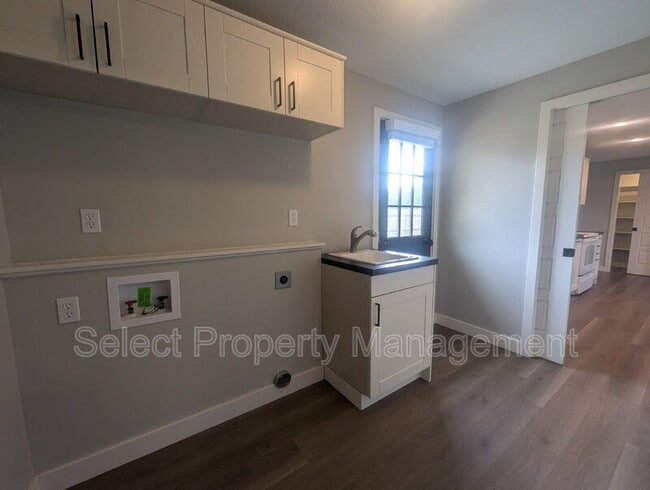 Building Photo - 1437 W Cedar Canyons Rd