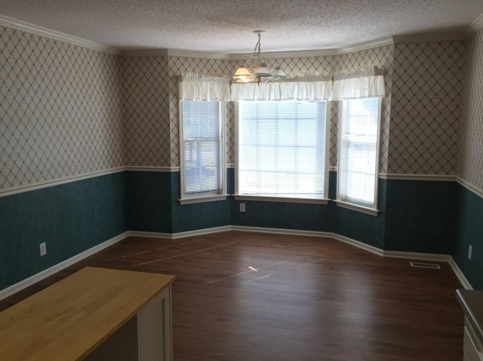 Building Photo - 6 Pearle Brook Ln