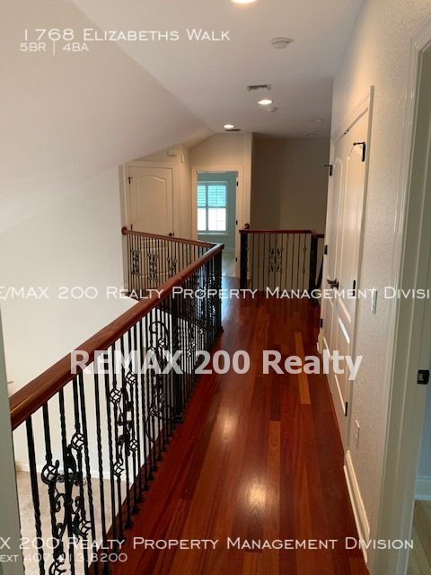 Building Photo - Amazing 5/4 in Windsong Community