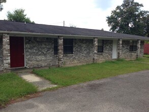 Building Photo - 15724 Cook Rd