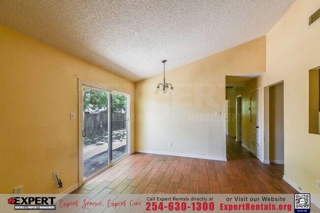 Building Photo - 3-Bedroom Home with a Big Backyard in Kill...