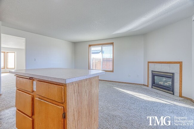 Building Photo - 3BD Ranch Style Home In Great Orchards Location!  Fully Fenced Yard!