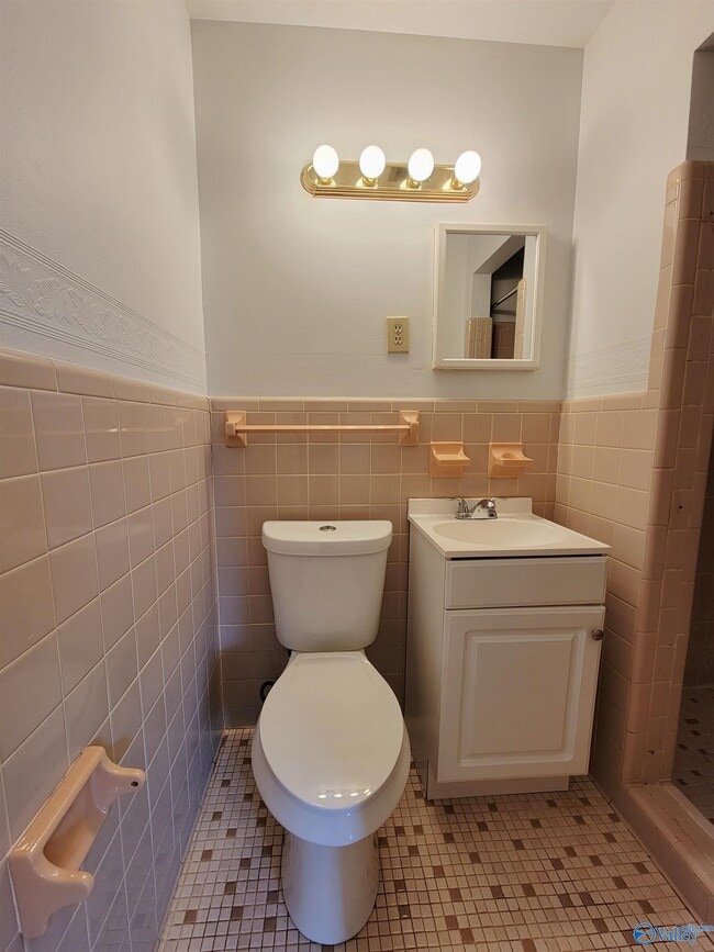 Building Photo - 3315 Charleston Ave NW