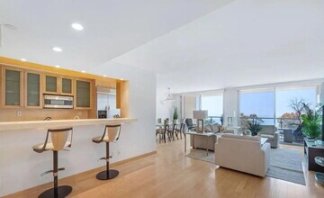 Building Photo - "Chic Santa Monica Oasis: 1-Bedroom Furnis...