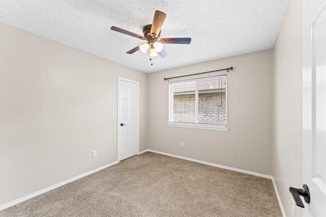 Building Photo - 418 Ironbark Dr