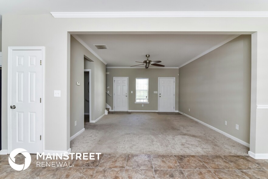 Building Photo - 4746 Autumn Rose Trail