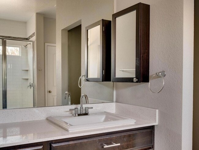 Building Photo - 688 Donegal Ln