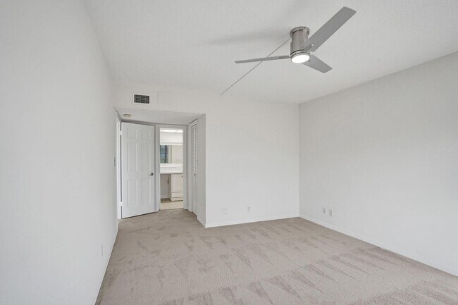 Building Photo - 169 Atlantis Blvd