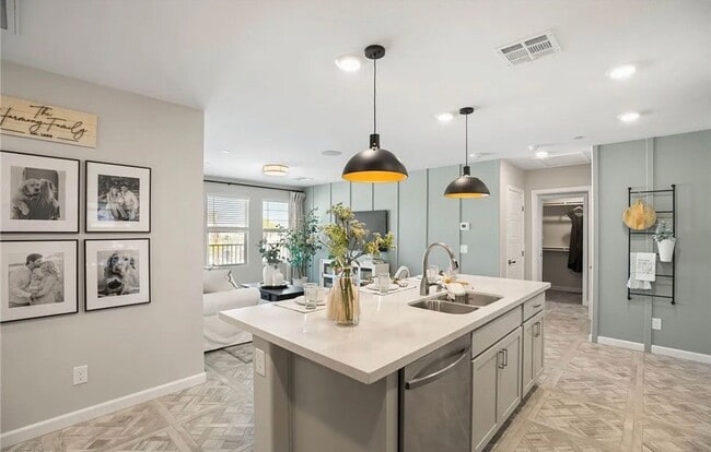 Building Photo - 2-Bedroom Brand New Furnished Townhome!