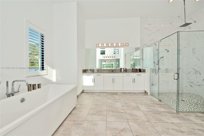 Building Photo - 17110 Reserve Ct