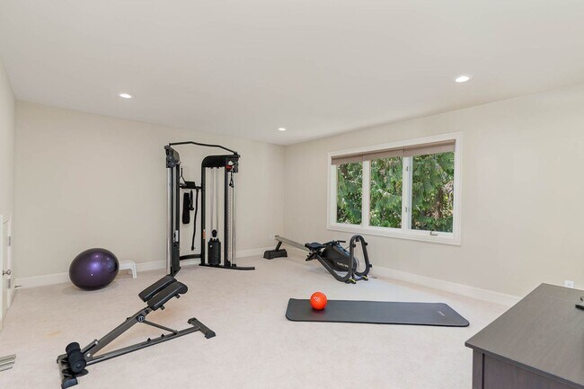 Building Photo - 4Bd/3.5Ba Issaquah Home