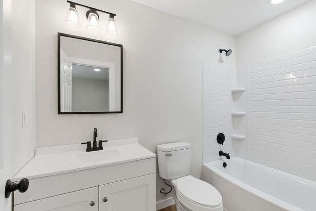 Building Photo - 3 Bedroom | 2 Bathroom | Marionville | Granite | Stainless Steel Appliances | Brand New!