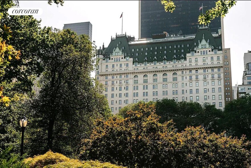 Building Photo - 1 Central Park S