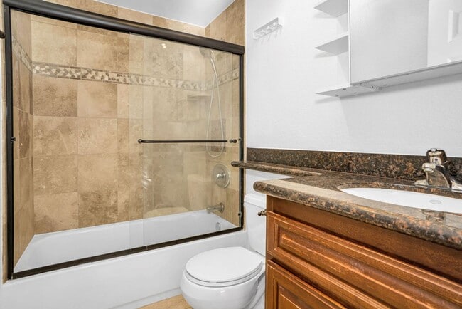 Building Photo - Great one bedroom in UTC!