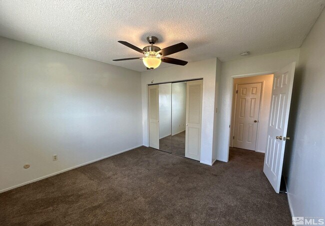 Building Photo - 5020 Tahiti Wy