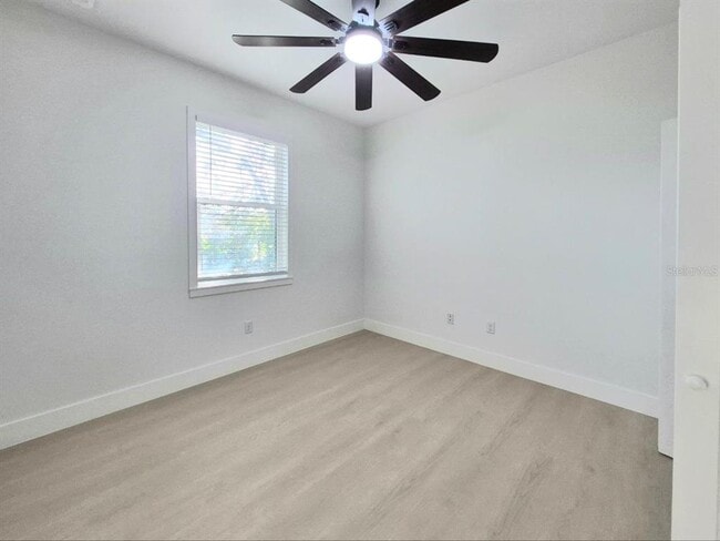 Building Photo - 3304 E North Bay St