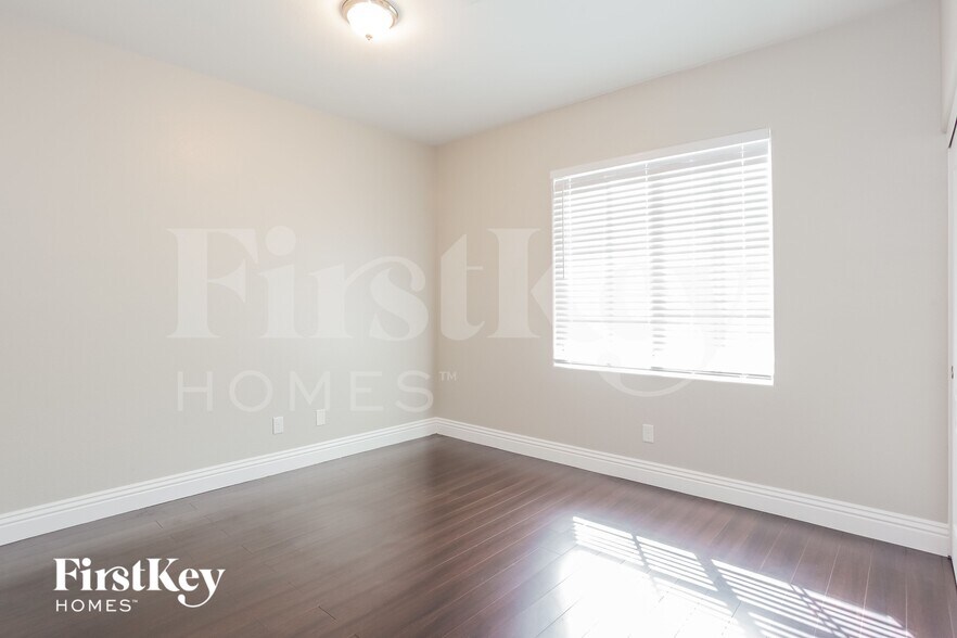Building Photo - 9100 Little Horse Ave
