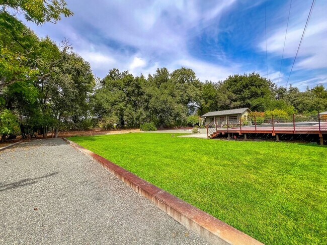 Building Photo - 1146 Ragatz Ln