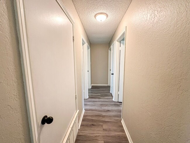 Building Photo - 3 Bedroom House in Hewitt - Midway ISD