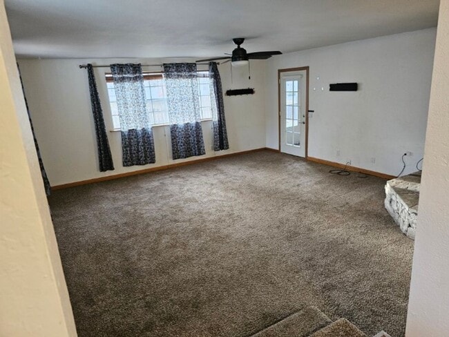 Building Photo - 3Br/1 Bath Home in Susanville