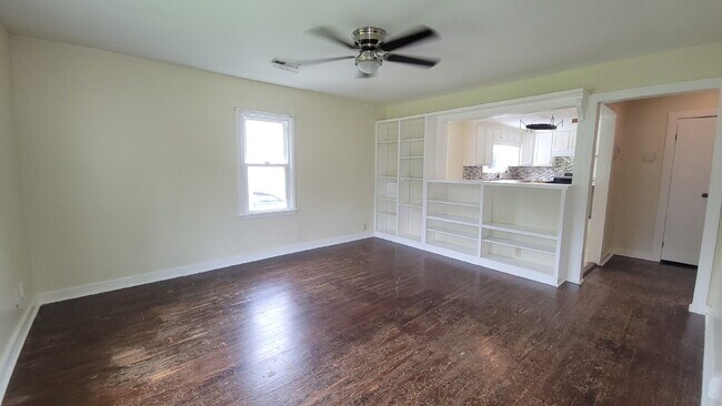 Building Photo - $500 off one month with 18 month lease.  "...