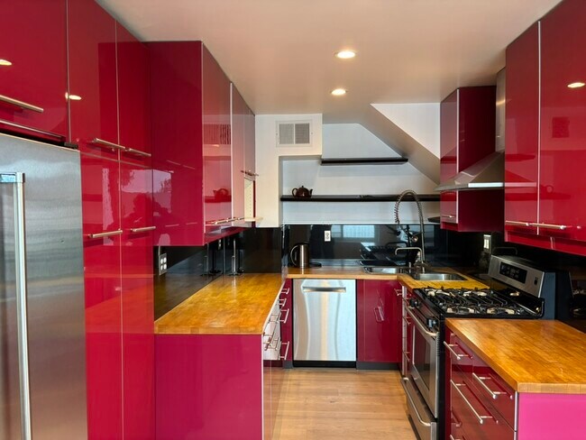 Building Photo - 12217 Rochester Ave