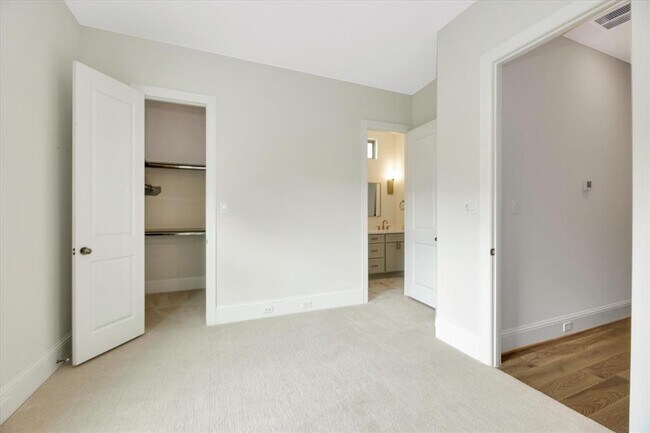 Building Photo - 540 W 26th St