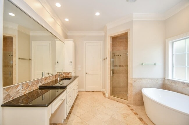 Building Photo - 7626 E Jordan Cove