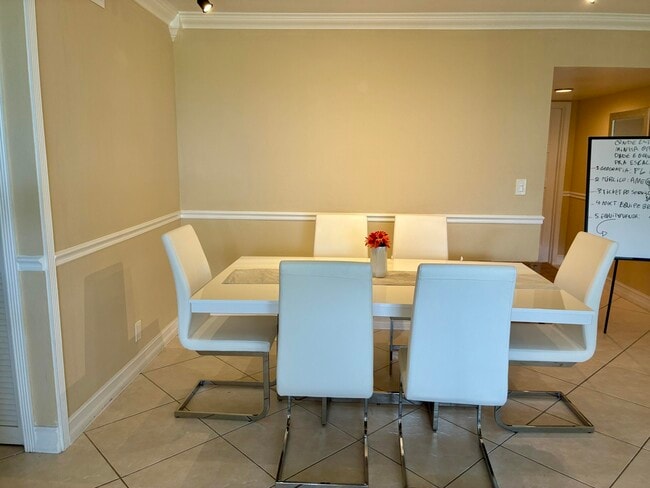 Building Photo - 2691 S Course Dr