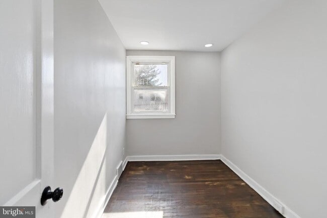 Building Photo - 7836 Fayette St