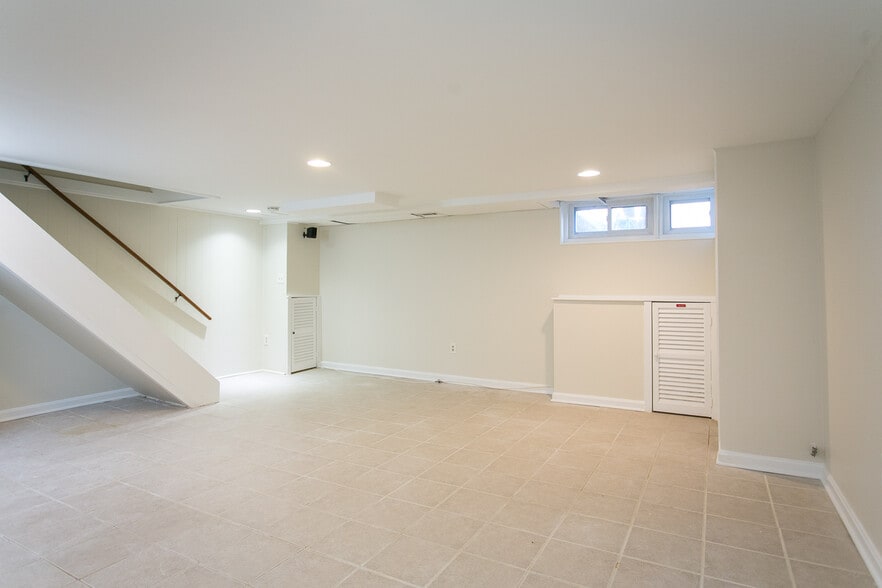 Building Photo - 1715 Glen Ridge Road