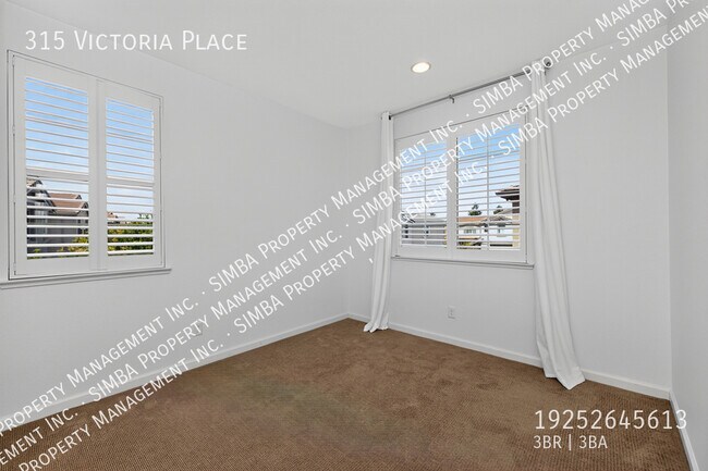 Building Photo - 315 Victoria Pl