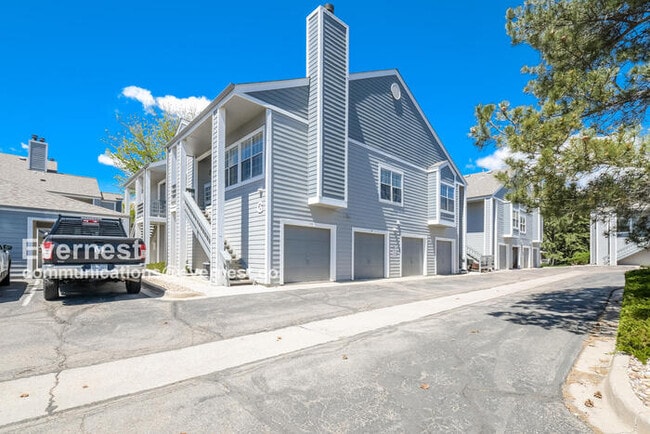 Building Photo - 7476 Singing Hills Dr