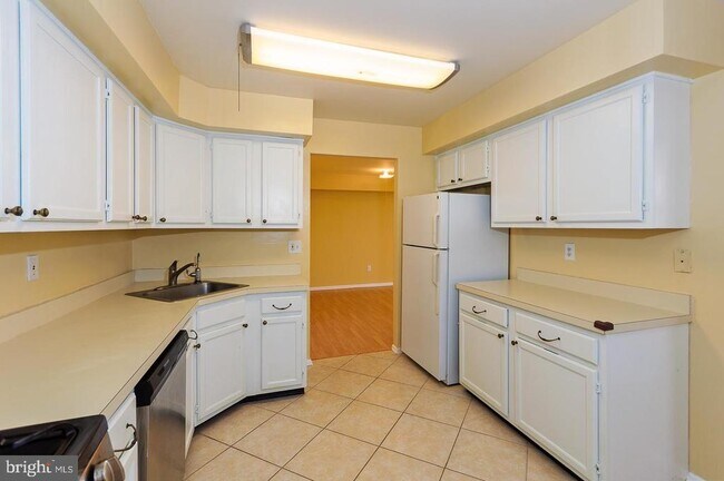 Building Photo - 115 Cascade Ct