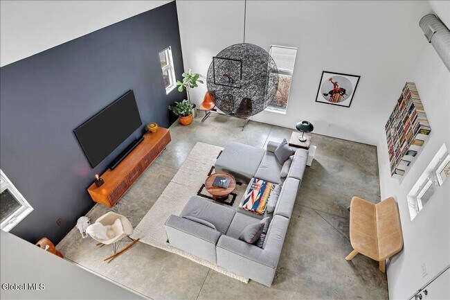 Building Photo - 18 Granite St