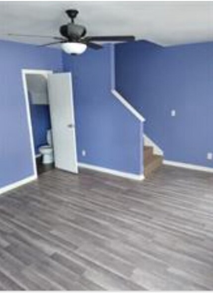 Building Photo - 9713 Sycamore Dr