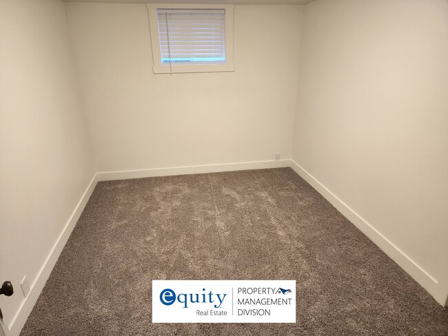 Building Photo - 162 S 100 E