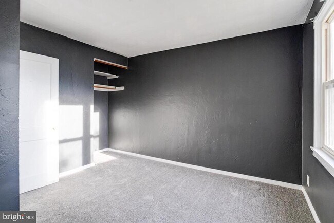 Building Photo - 2 Chesapeake Ct